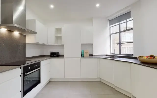 Clive Court 13316# 3