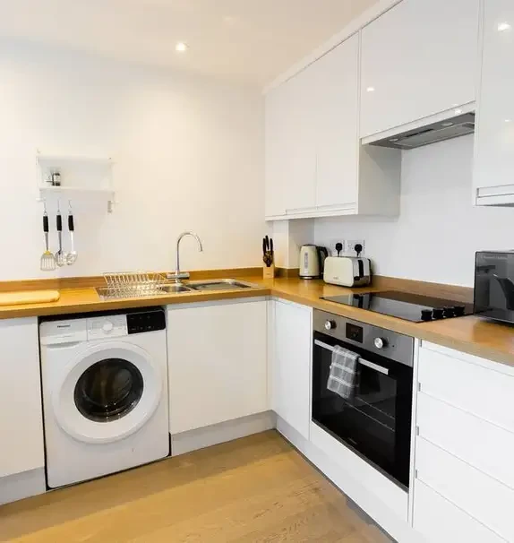 3 bed townhouse with parking onsite