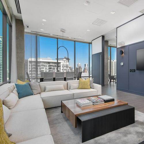 Hubbard221 Chicago Student uhomes