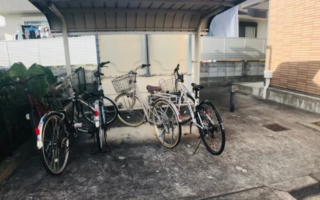 レオパレスオケイル 107号室 1