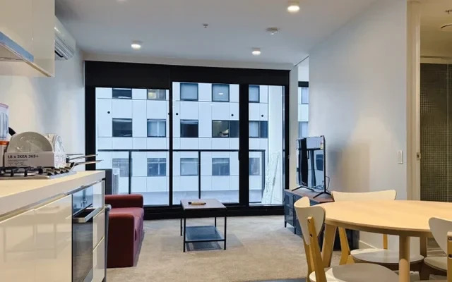 503/33 Mackenzie St 3