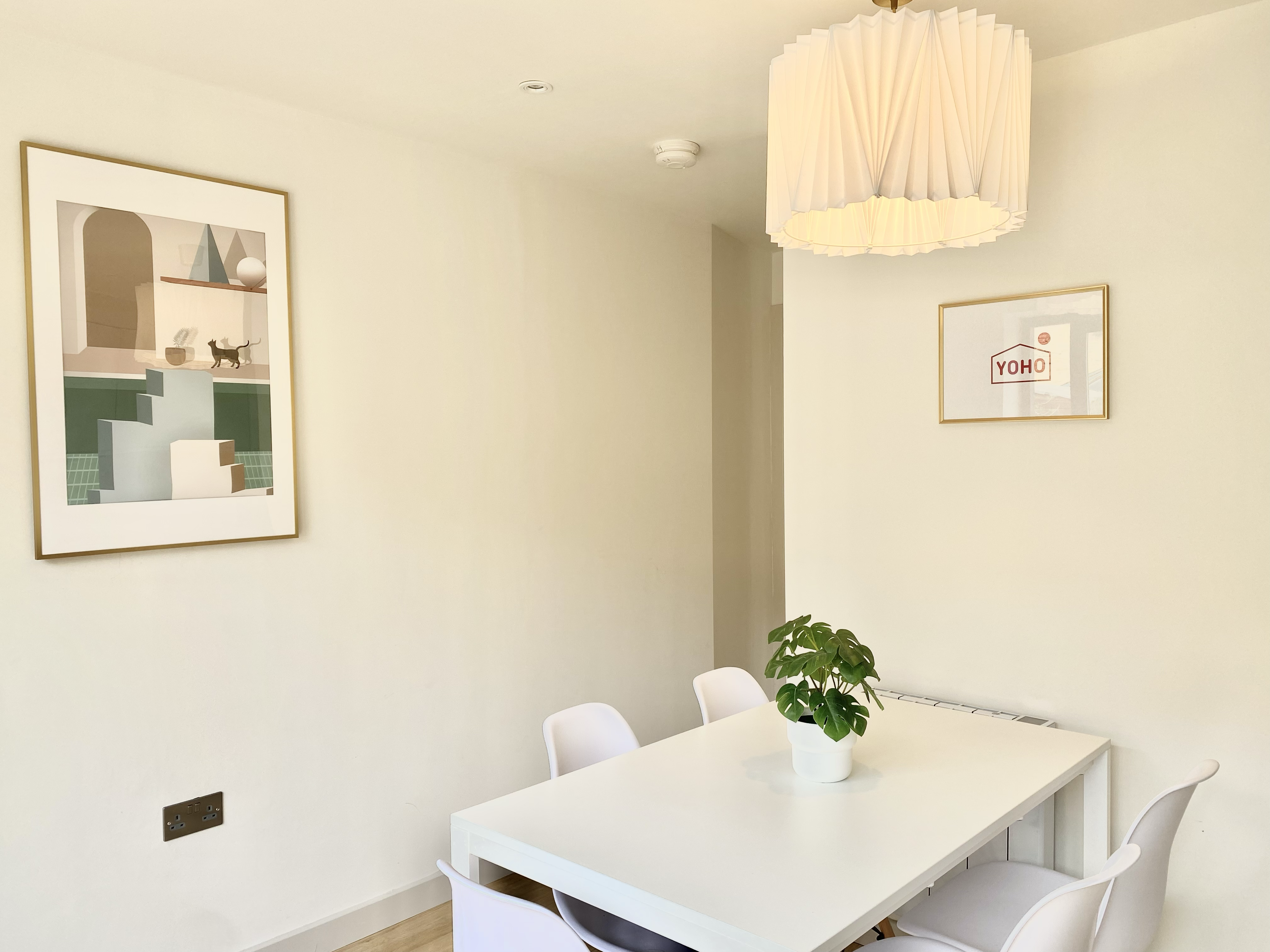 UM-YOLIVING Aldgate East 3