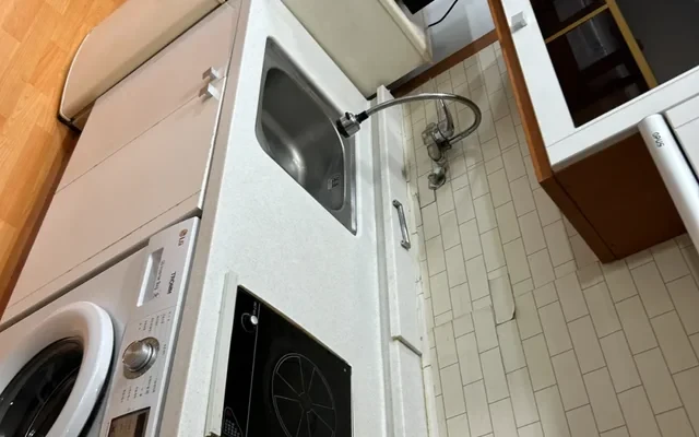 Sinchon No.7 Apartment 4