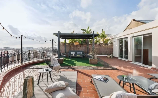 Tossa - 2 bedroom and terrace in Eixample Esquerra 2