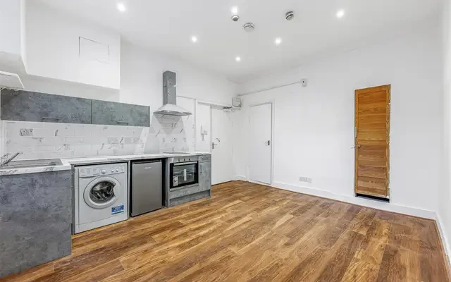West Cromwell Road, Earls Court - London student accommodation - Studio, Flat 1, 20