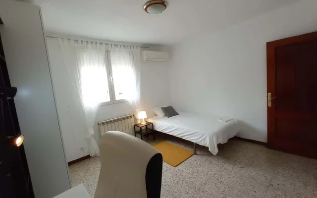 BO83 3