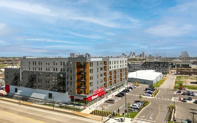 The Edwin on Grand 1