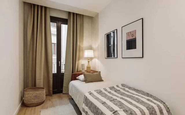 Cetara - 2 bedrooms, balcony and terrace in Ciutat Vella 3