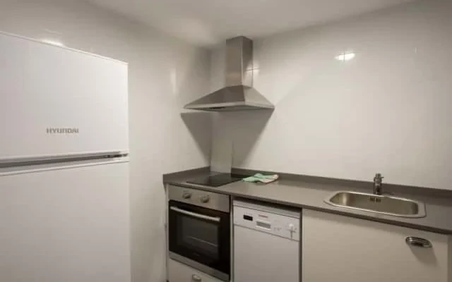 Central apartment, 3 double bedrooms with big private patio 4