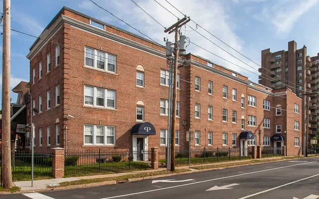 17 Howe Street 0