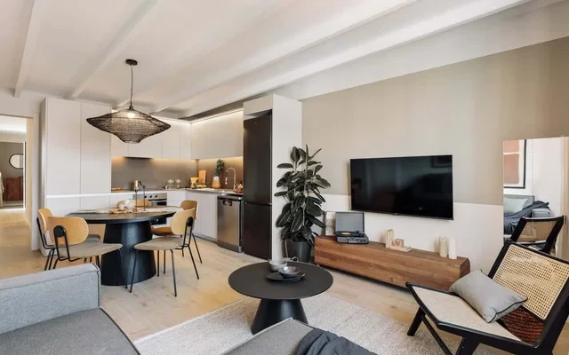 Coipasa - 3 bedrooms and terrace in Eixample Dreta 2