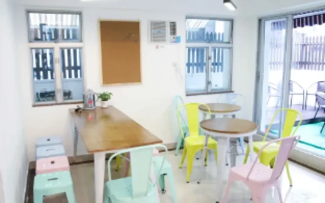 Student apartment in Prince Edward—three bedrooms and one bathroom, close to CityU and HKBU 4