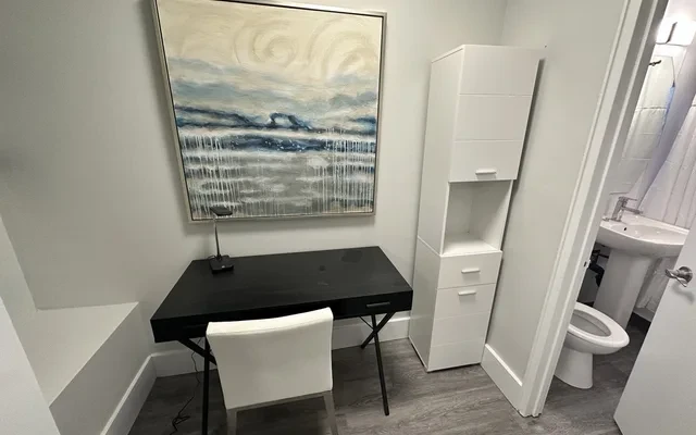 280 Laurier 1