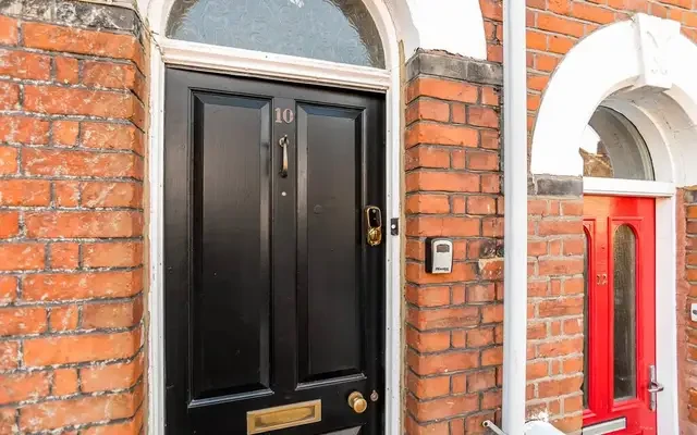 NR3 6 guest house with parking 2
