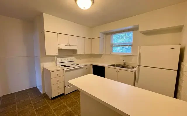 2 Bed-1 Bath in Clayton Schools near WashU & Hwy 64/40/170 4