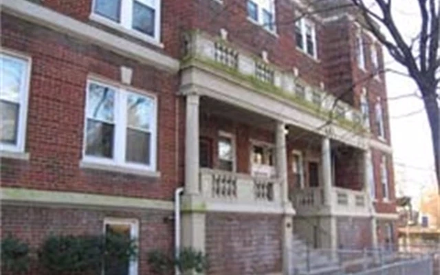 231-235 Park Dr 1