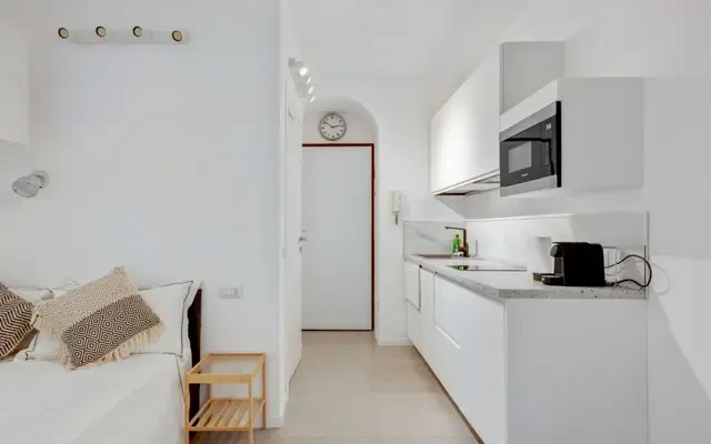 Wonderful studio in Pta romana 10 mins from Duomo 4