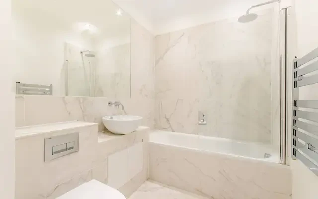 Ludgate Square, City, EC4M 1