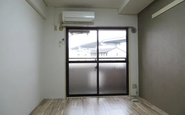 DO Osaka Port, Room 516 1