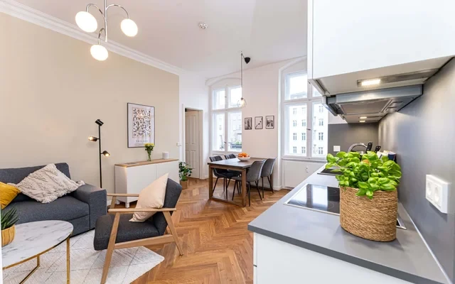 Urbaner Luxus: Neu renovierte 3-Zimmer-Wohnung im Kollwitzkiez 2