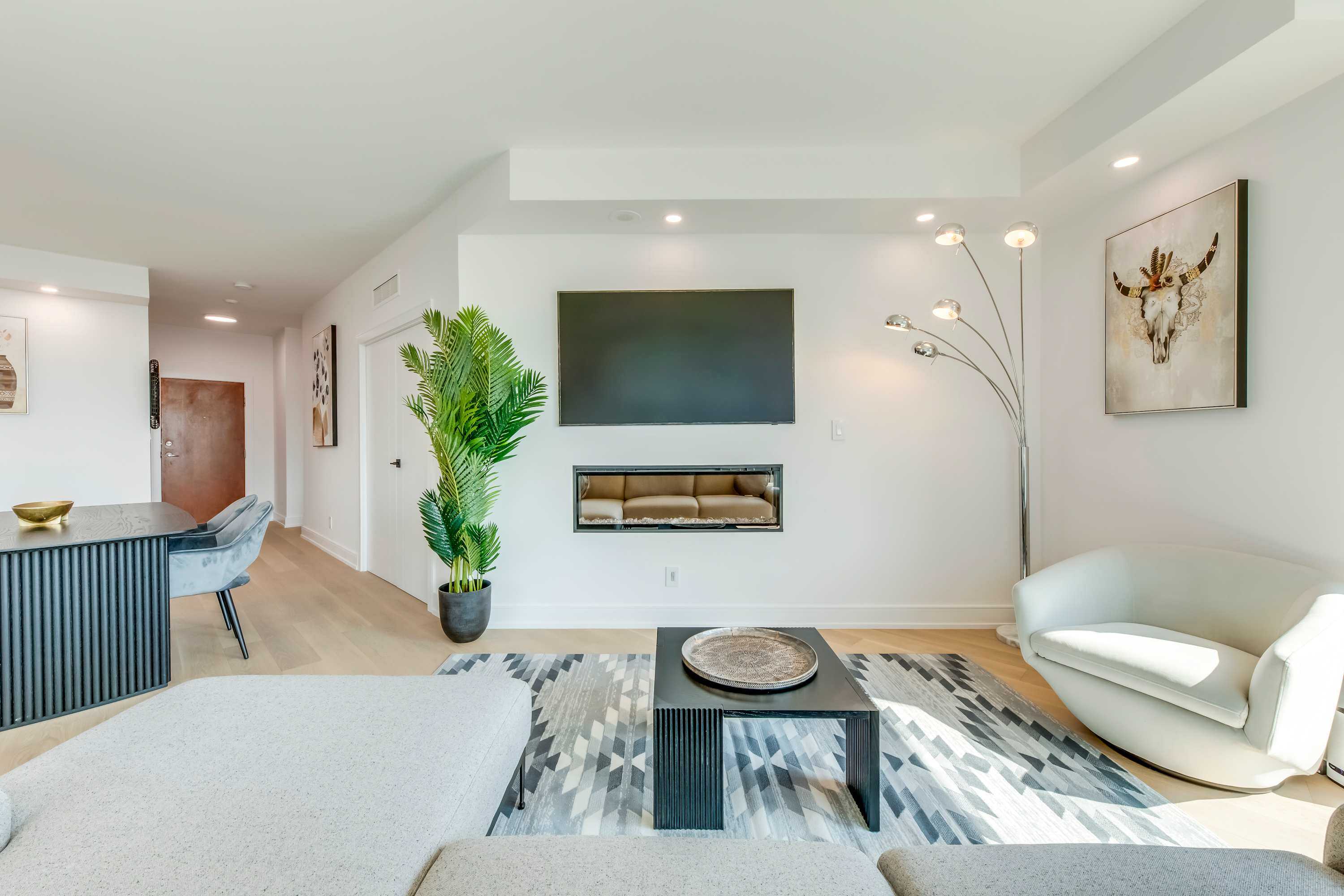 300 bloor st e