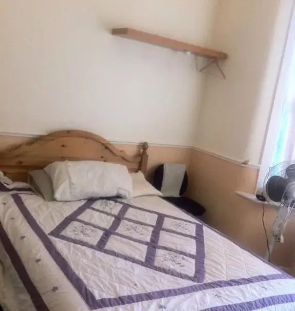 Swell double bedroom near the Upton Park London Underground Station