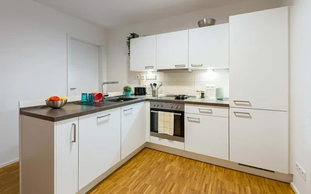 Georg-Voigt-Strasse 15DE-04-028Q 3