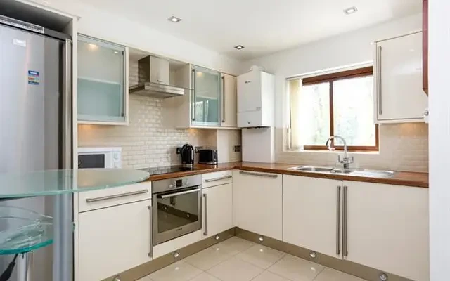 Ram Passage, Kingston Upon Thames, KT1 1HH 1