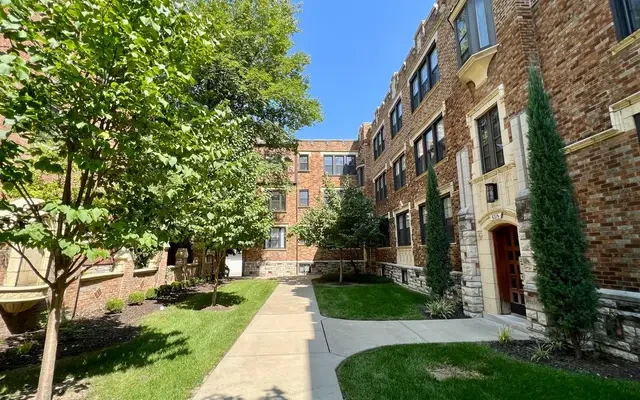 Newly Renovated 2 Bed-1 Bath in DeMun Steps from Forest Park & WashU 0