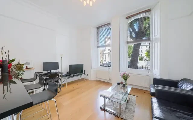 Warwick Avenue, London, W9 2PR 0