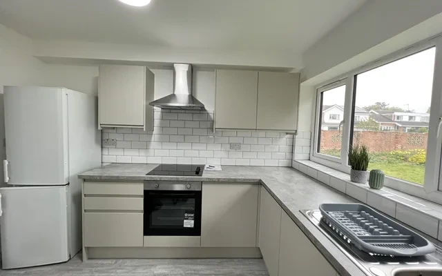 151 De Montfort Way 3