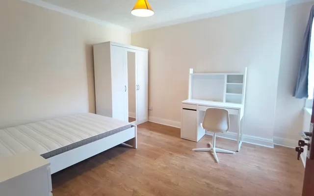 Oxford Street, Swansea SA1 2