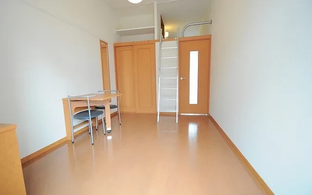 レオパレスミレア千里 - 세쓰시 학생 숙소 - 104号房间(带独立厨房)