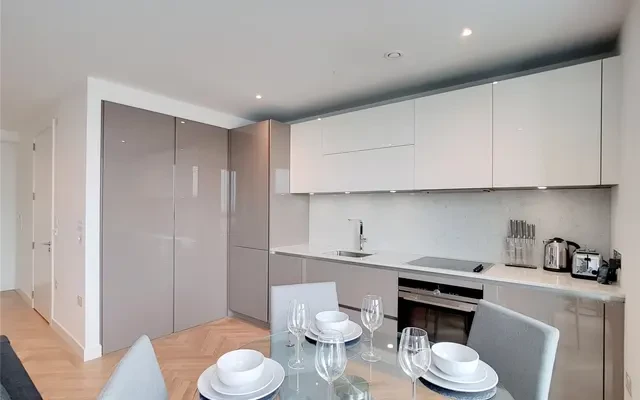 251 Southwark Bridge Road, SE1 4