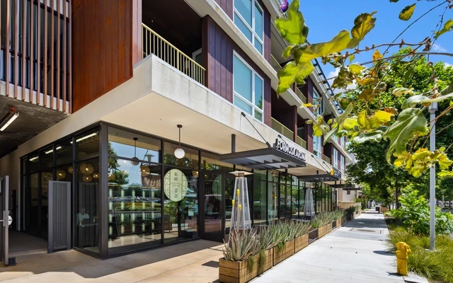 5570 Rosemead Blvd 1