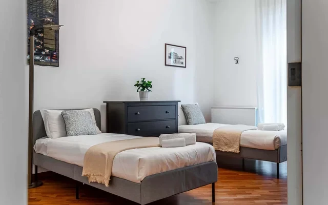 Lovely&Inviting 2-bed flat w/ balcony 3