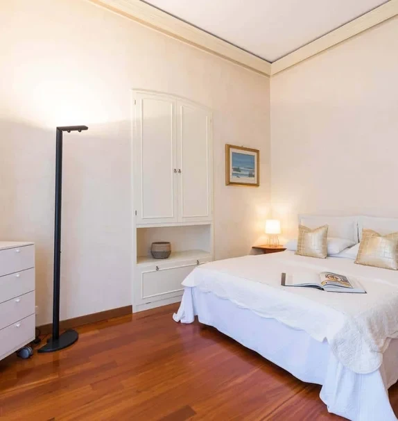 LUXURY FLAT IN THE CENTRE WITH PARKING SPACE