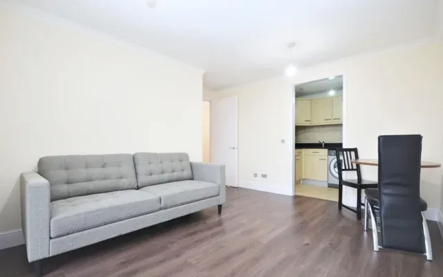 LH-Savoy Court 0