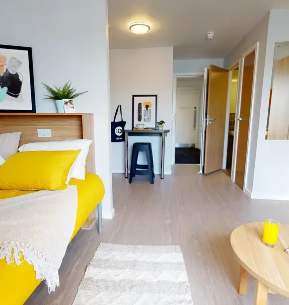 iQ Sterling Court