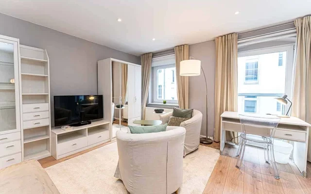 Klasse Wohnung fur Soforteinzug/ready to move in 0