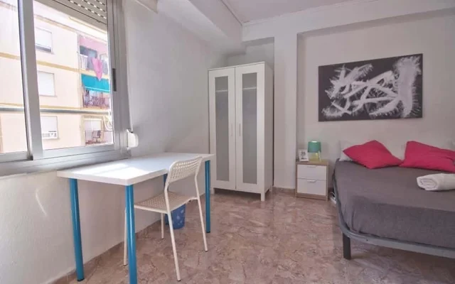 Piso de 3 habitaciones en Benimaclet 1