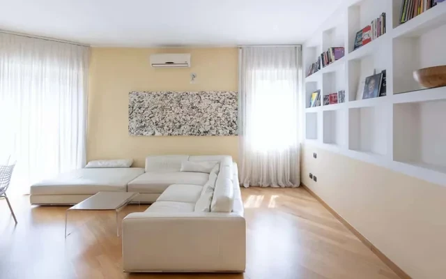 Ampio trilocale zona Solari 0