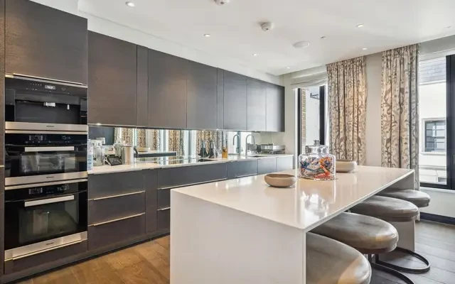 Knights House, Cheval Place, London, SW7. SW7 1EW 3