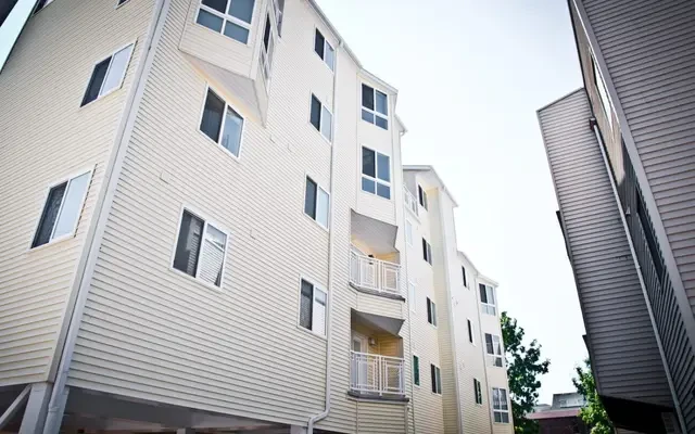 606 E. White Street 3