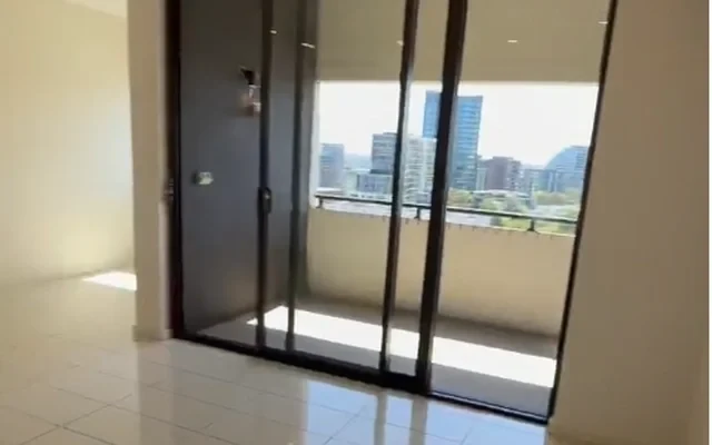 3 George Julius Ave 3