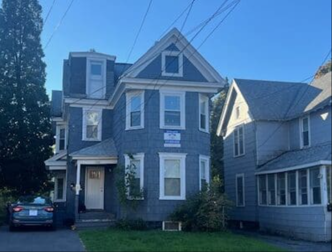 220 Bassett St