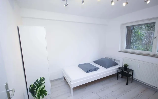 Room in Endersbacher Straße, Stuttgart for 60 m² with 4 bedrooms 0