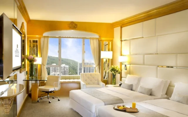 Regal Oriental Hotel 4
