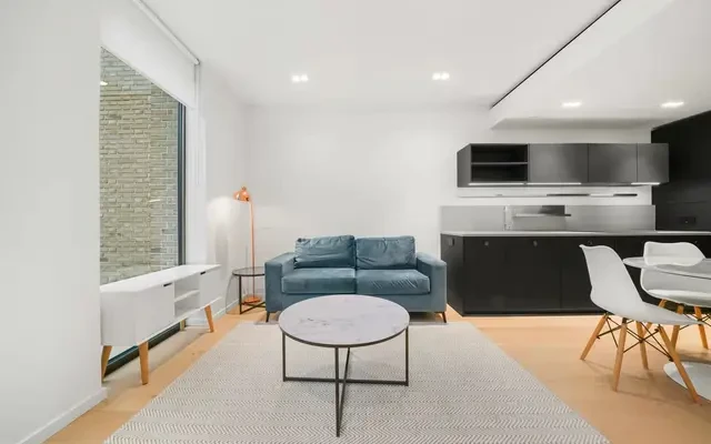 LH-The levett building 0