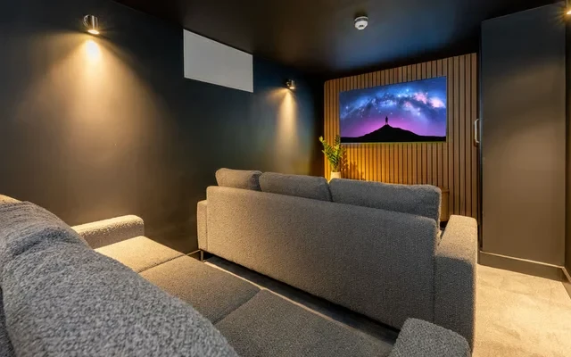 Clarence Dock Village 2